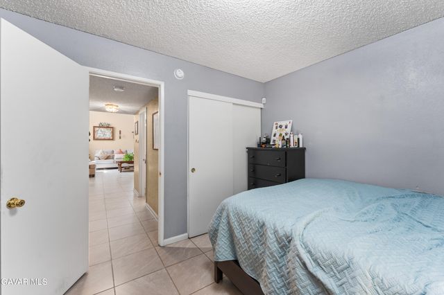 729 Whitlatch Drive, Lancaster, CA 93535