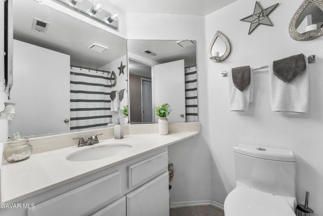 729 Whitlatch Drive, Lancaster, CA 93535