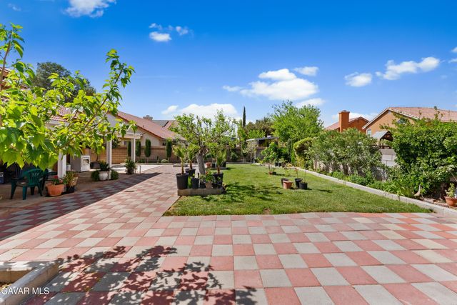 729 Whitlatch Drive, Lancaster, CA 93535