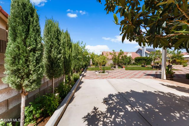 729 Whitlatch Drive, Lancaster, CA 93535