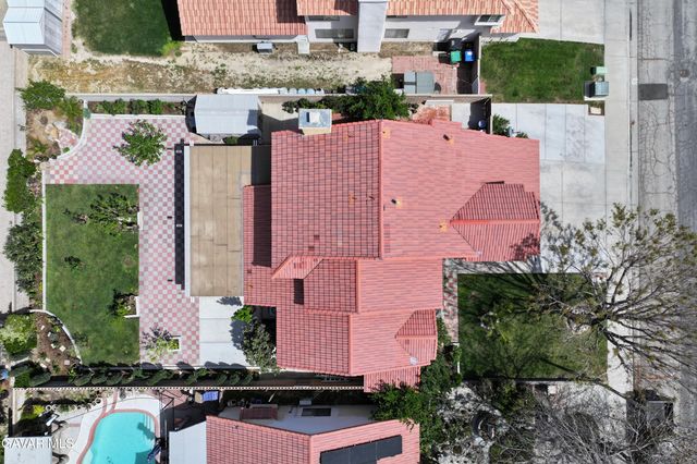 729 Whitlatch Drive, Lancaster, CA 93535