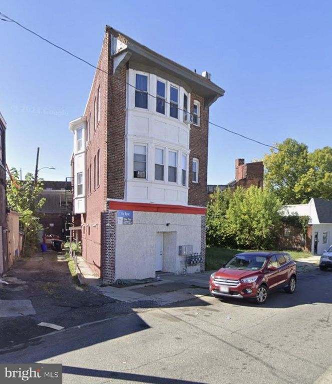 27 E 7TH ST, CHESTER, PA 19013 — exterior