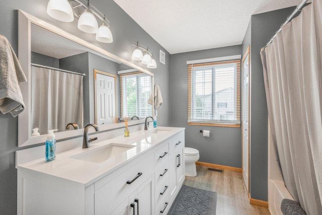 13050 Europa Trail Way N E, Hugo, MN 55038