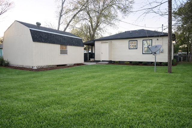 916 Parkway Street, Baytown, TX 77520