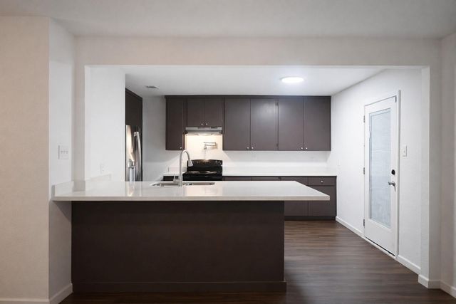 916 Parkway Street, Baytown, TX 77520