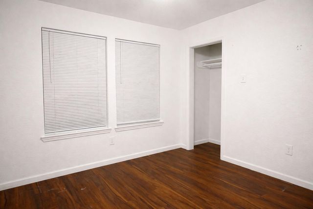 916 Parkway Street, Baytown, TX 77520