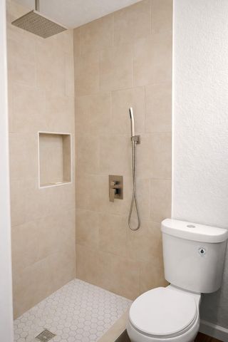 916 Parkway Street, Baytown, TX 77520