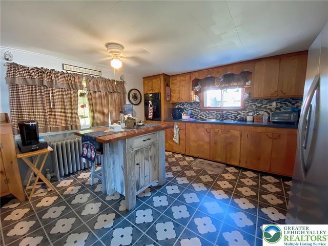 395 Centre Street, Parryville Boro, PA 18071