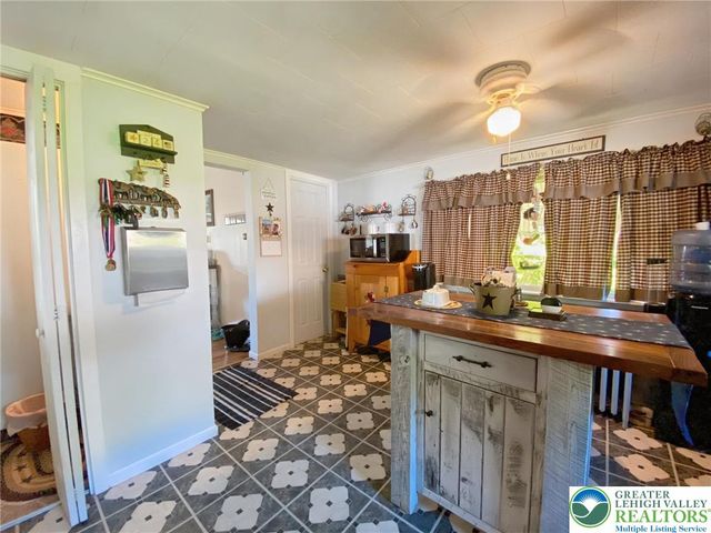 395 Centre Street, Parryville Boro, PA 18071