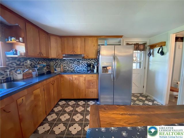 395 Centre Street, Parryville Boro, PA 18071