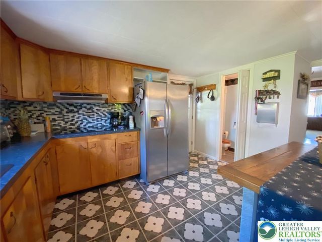 395 Centre Street, Parryville Boro, PA 18071