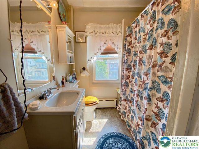 395 Centre Street, Parryville Boro, PA 18071