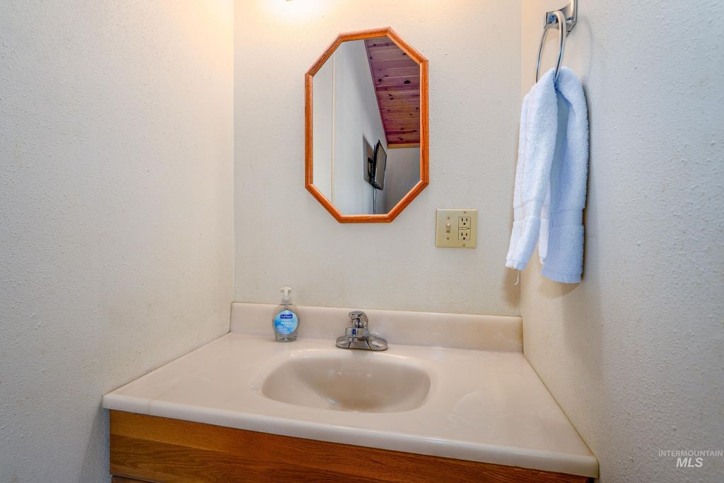 71 W Main, Atlanta, ID 83601 photo 20