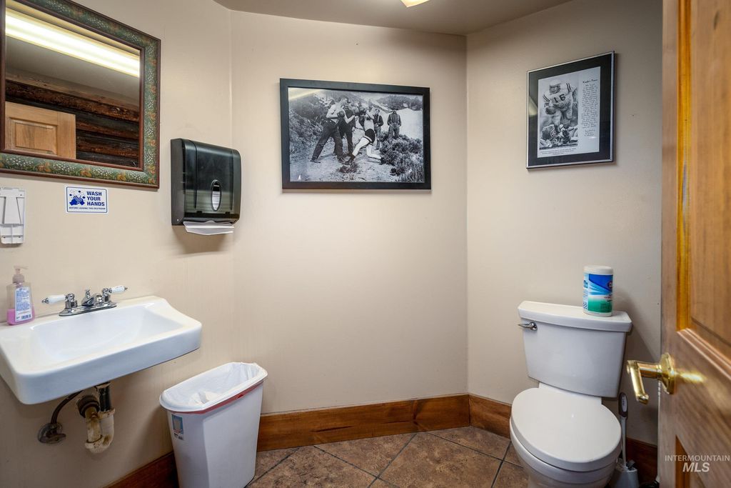 71 W Main, Atlanta, ID 83601 photo 6