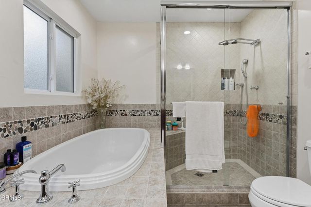 16916 Dormie Place, Los Angeles, CA 91436