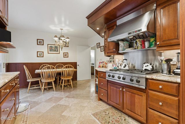 16916 Dormie Place, Los Angeles, CA 91436