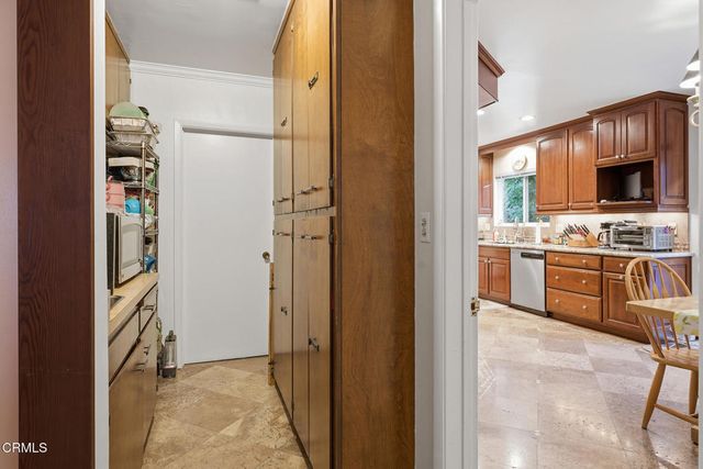 16916 Dormie Place, Los Angeles, CA 91436