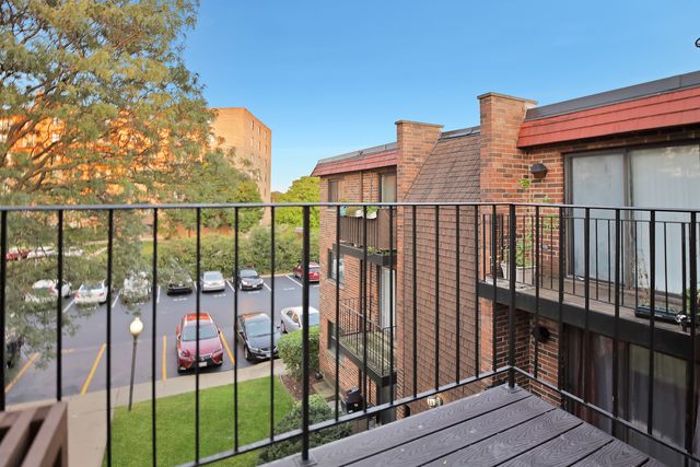 1783 W Algonquin Road 3A, Mount Prospect, IL 60056