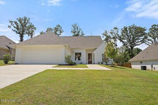223 Crestwood Place, Gluckstadt, MS 39110