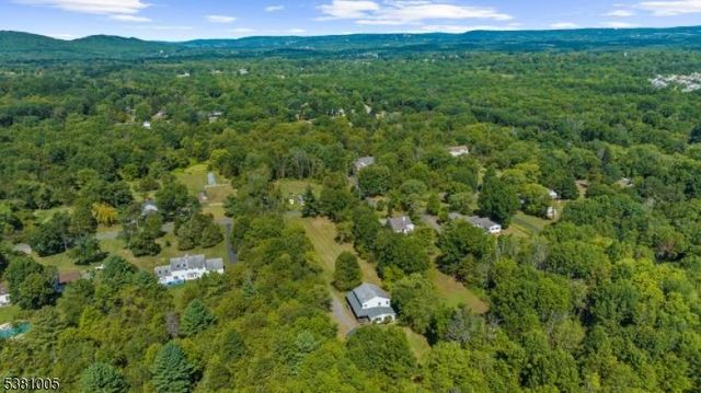 41 Coddington Rd, Readington Twp., NJ 08889