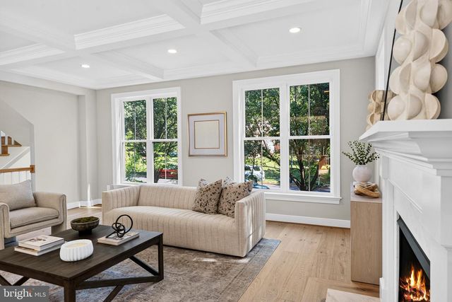 7107 PENGUIN PL, Falls Church, VA 22043