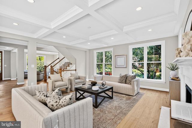 7107 PENGUIN PL, Falls Church, VA 22043