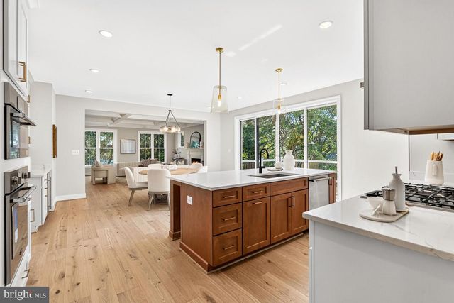 7107 PENGUIN PL, Falls Church, VA 22043