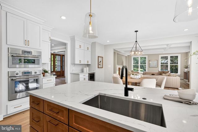 7107 PENGUIN PL, Falls Church, VA 22043