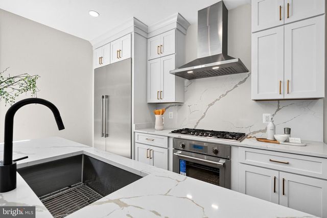7107 PENGUIN PL, Falls Church, VA 22043