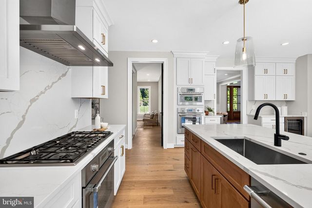 7107 PENGUIN PL, Falls Church, VA 22043