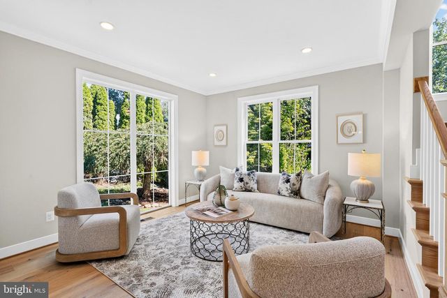 7107 PENGUIN PL, Falls Church, VA 22043