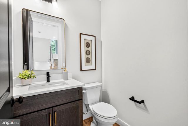 7107 PENGUIN PL, Falls Church, VA 22043
