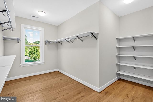 7107 PENGUIN PL, Falls Church, VA 22043