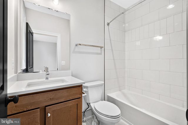 7107 PENGUIN PL, Falls Church, VA 22043