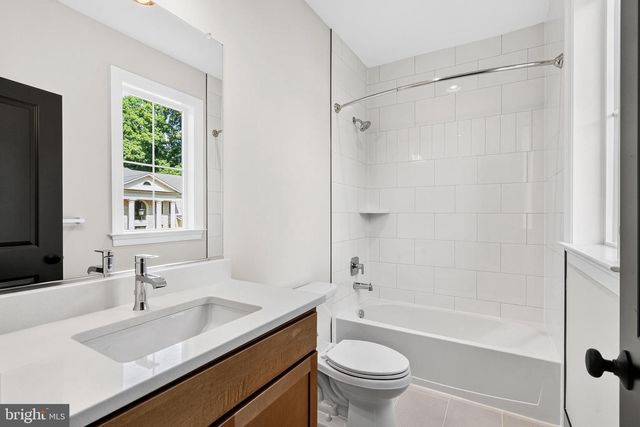 7107 PENGUIN PL, Falls Church, VA 22043
