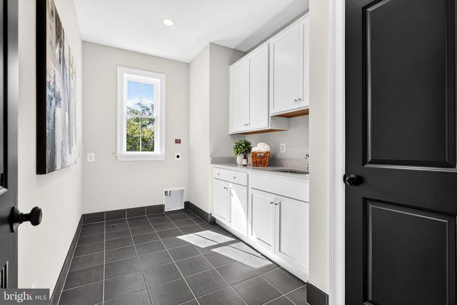 7107 PENGUIN PL, Falls Church, VA 22043