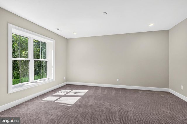 7107 PENGUIN PL, Falls Church, VA 22043