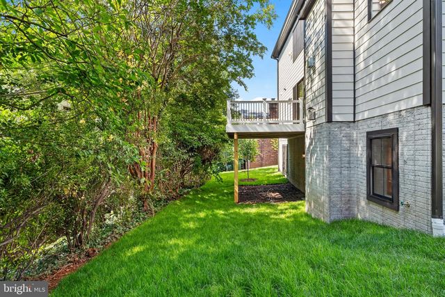 7107 PENGUIN PL, Falls Church, VA 22043