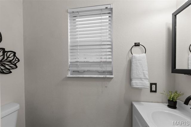 1981 Saint Johns Crossing, Arnold, MO 63010