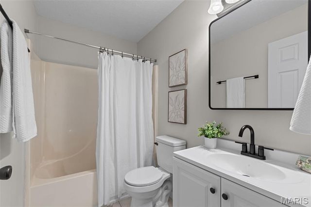 1981 Saint Johns Crossing, Arnold, MO 63010