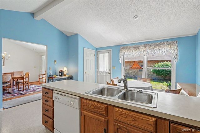 145 Wedgewood Drive, Amherst, NY 14221