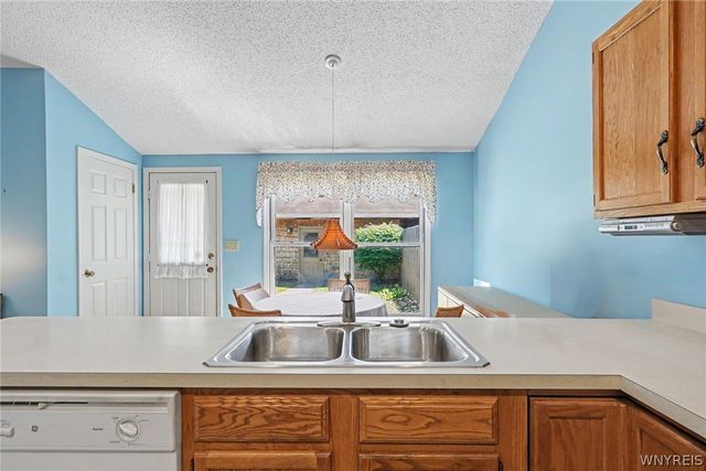 145 Wedgewood Drive, Amherst, NY 14221