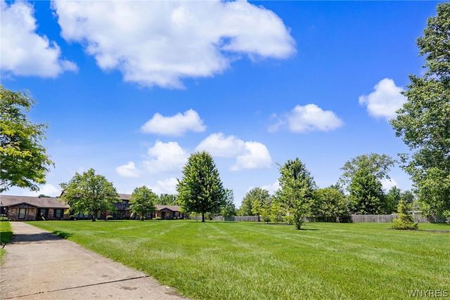 145 Wedgewood Drive, Amherst, NY 14221