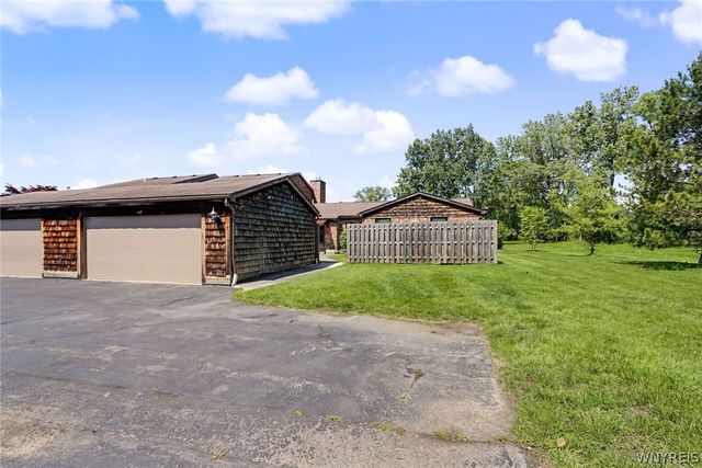 145 Wedgewood Drive, Amherst, NY 14221