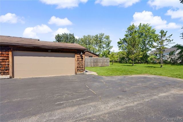 145 Wedgewood Drive, Amherst, NY 14221