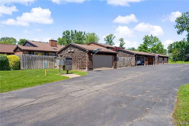 145 Wedgewood Drive, Amherst, NY 14221