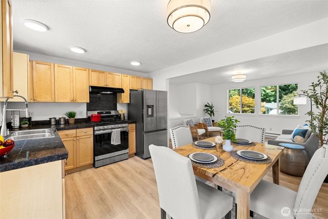 12627 NE 157th Street, Woodinville, WA 98072