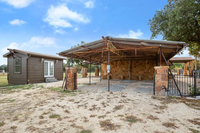 1900 County Road 226, Florence, TX 76527