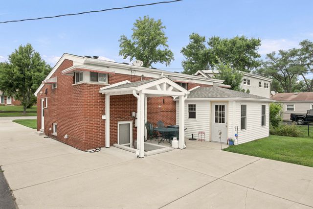311 W Taylor Road, Lombard, IL 60148