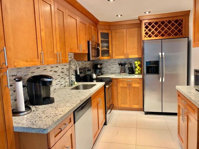 3901 S Ocean Dr 10Z, Hollywood, FL 33019